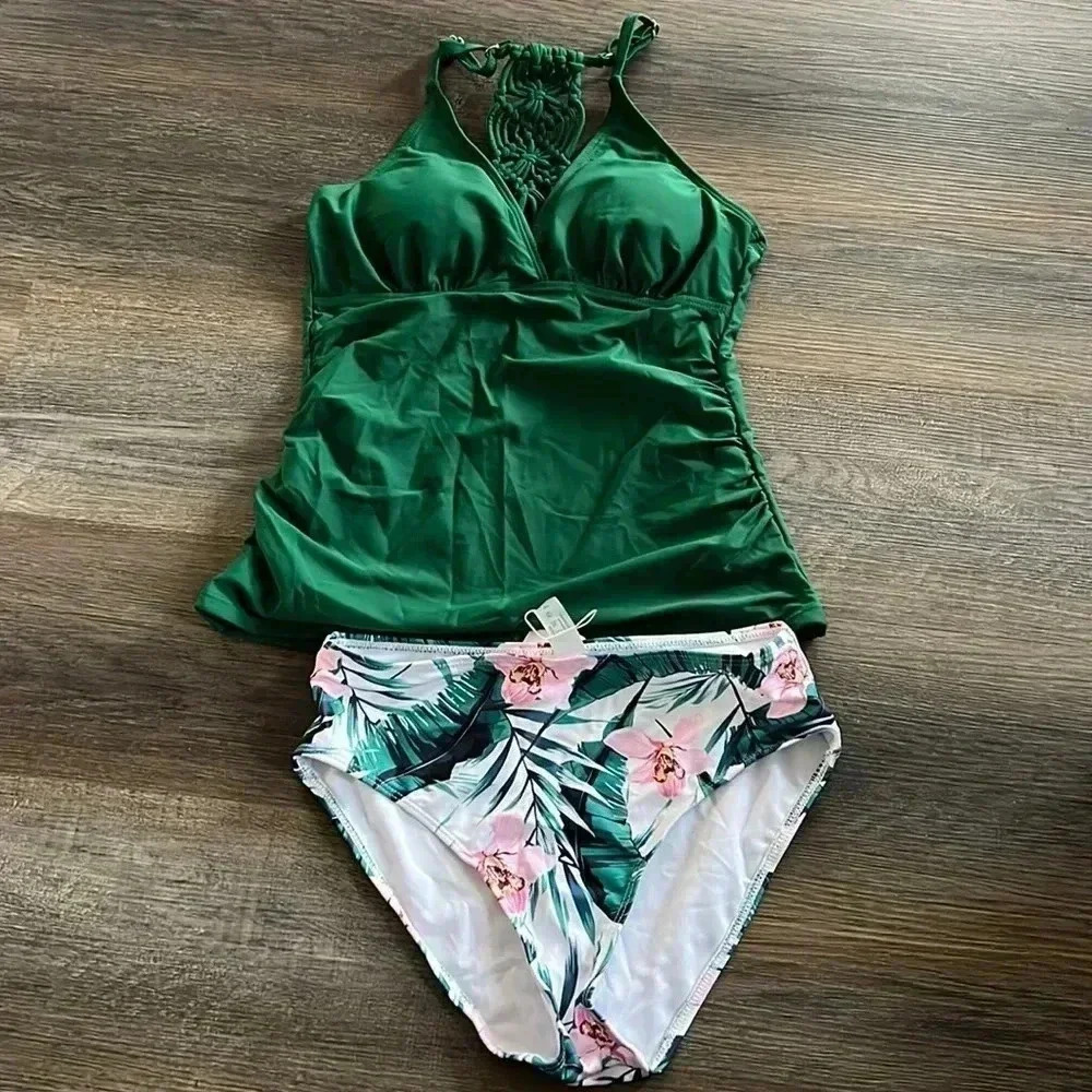 (32)NWT Holipick swim  suit